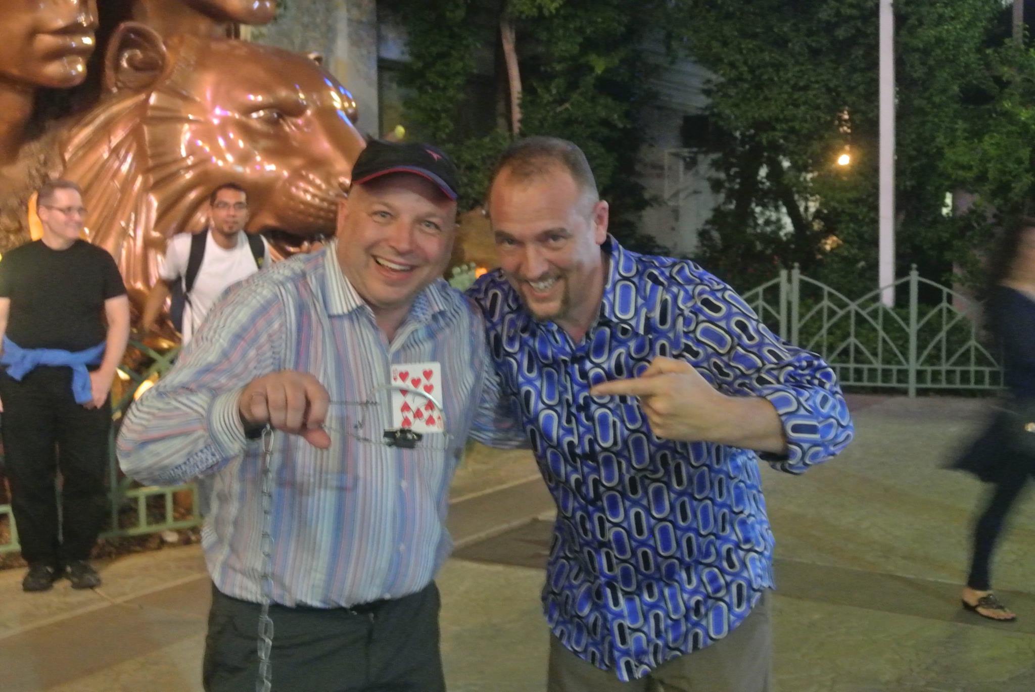 Las Vegas - on the Strip- Worlds Most Dangerous Card Trick